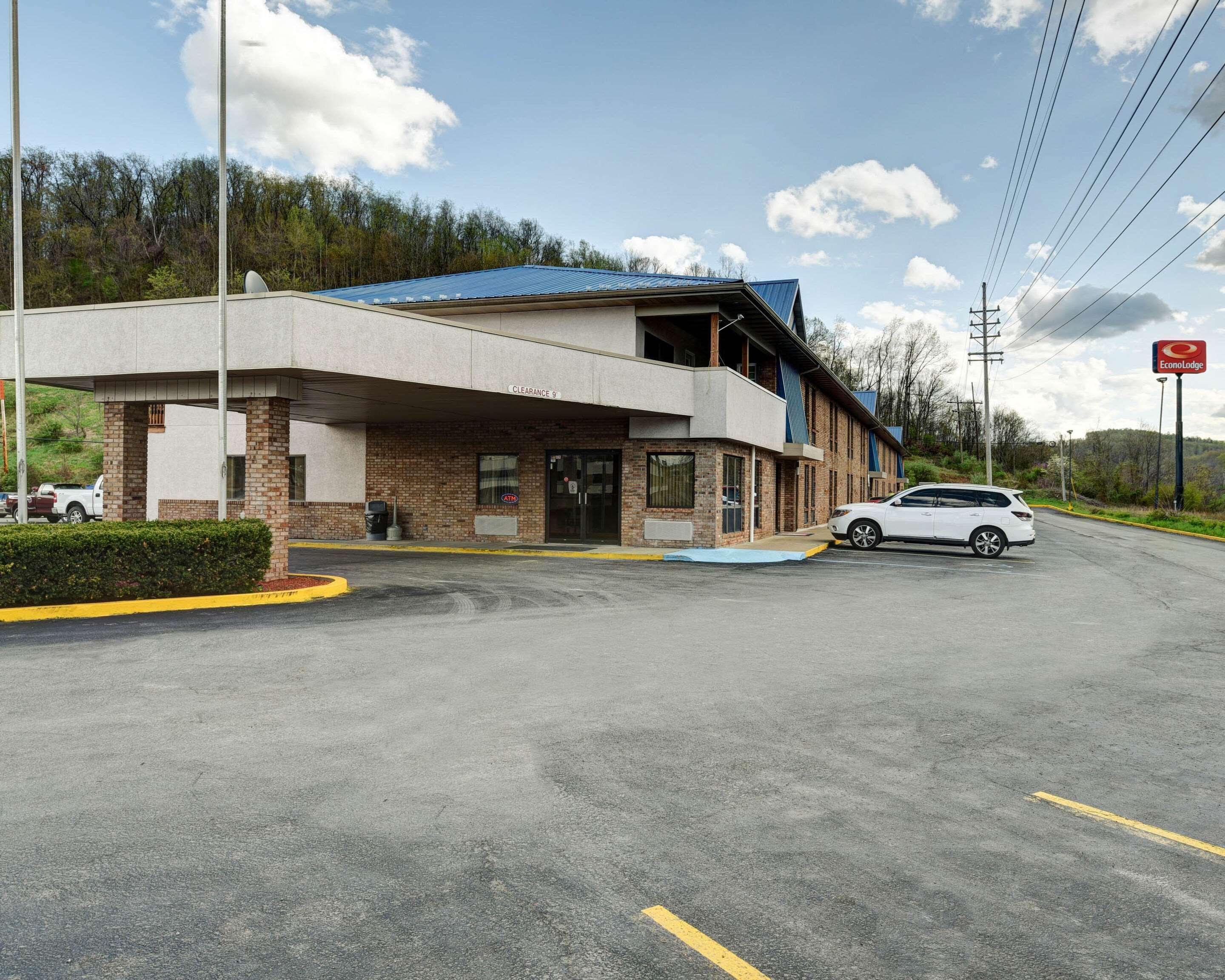 Econo Lodge Morgantown Exterior photo